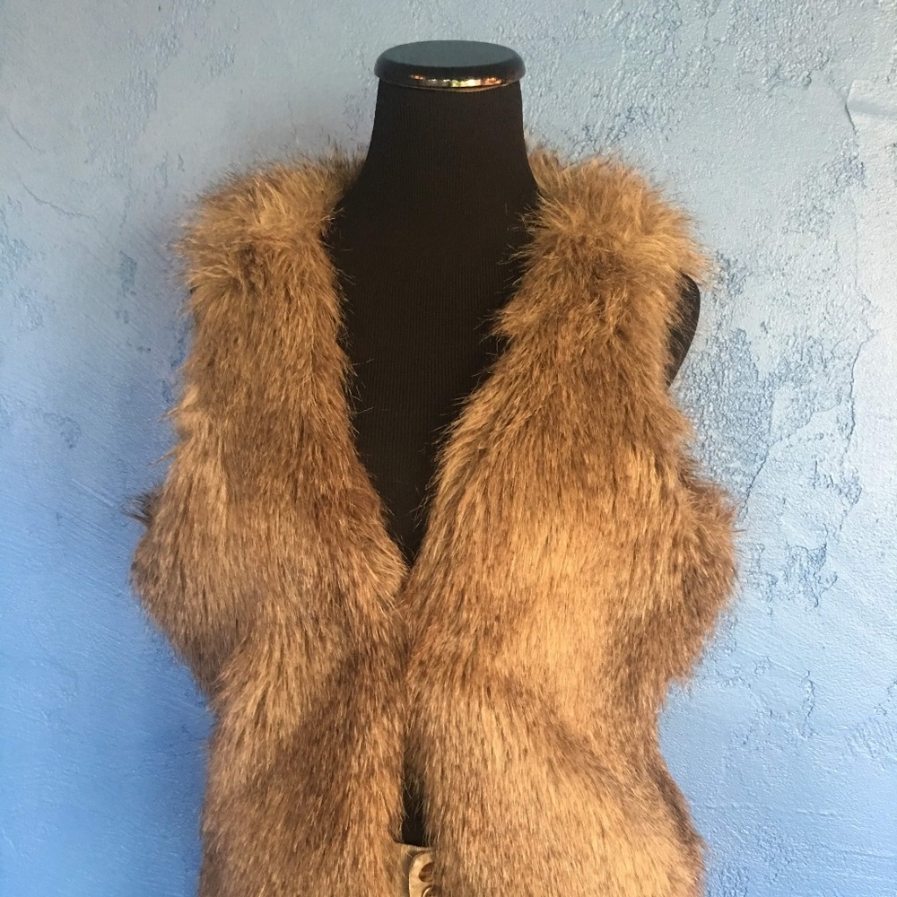 New York & Co faux fur vest